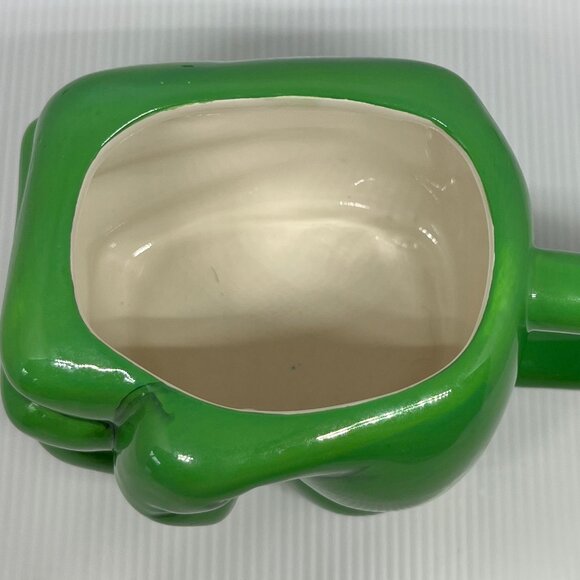 Silver Buffalo Marvel's The Hulk Hand 3D Sculpted Ceramic Mug, 20-Ounces - Picture 5 of 6